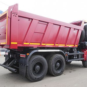 Самосвал КамАЗ-65802-002-87